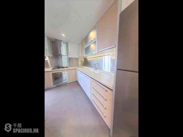Mid Levels Central - Hillsborough Court 03