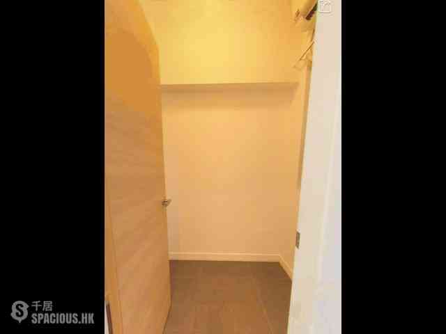 Mid Levels Central - Hillsborough Court 04