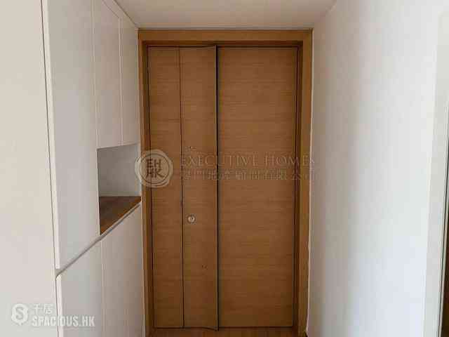 Mid Levels Central - Arezzo 11