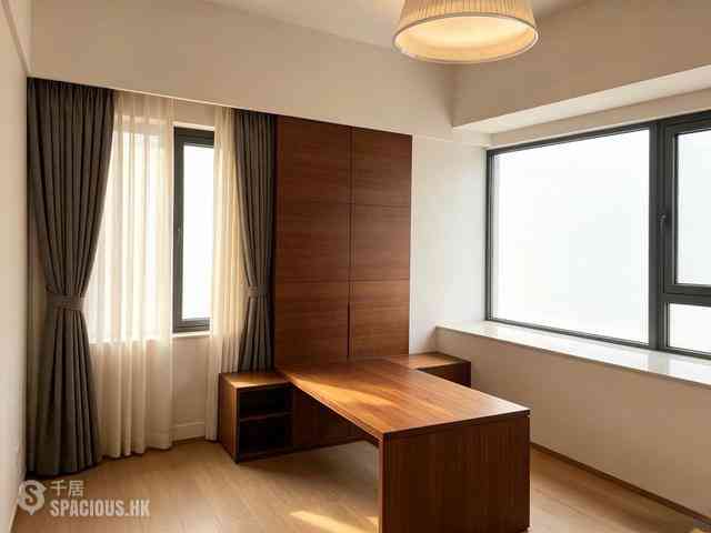 Mid Levels Central - The Icon 06