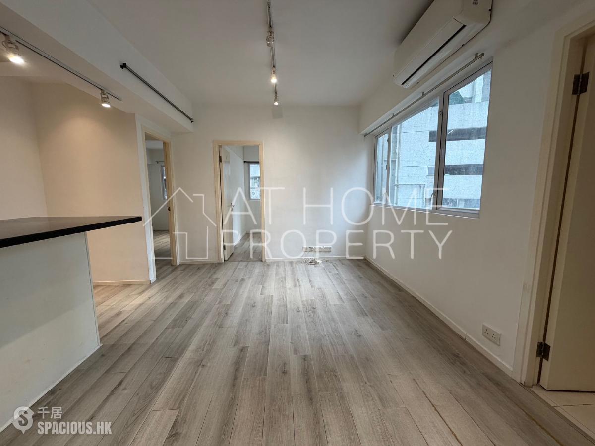 Soho - Caravan Court 01