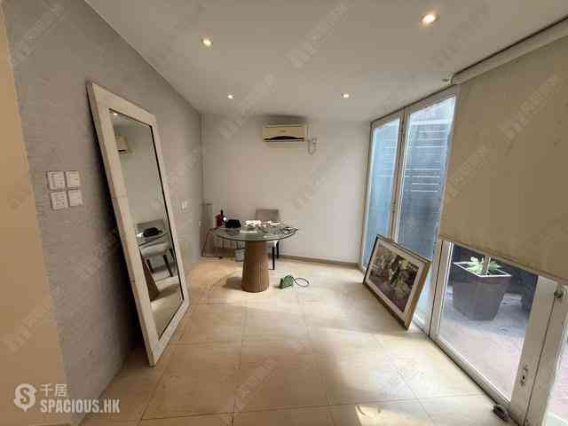 Sai Ying Pun - Kam Fung Mansion 04