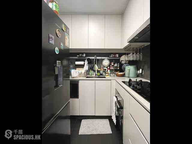 Mid Levels Central - Hillsborough Court 03