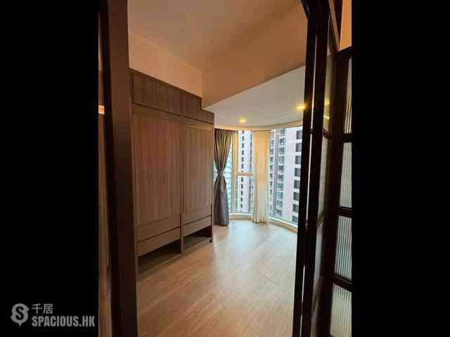 Mid Levels Central - Hillsborough Court 09