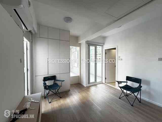 Wan Chai - Vincent Mansion 07