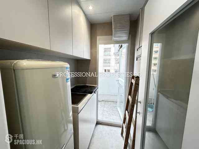 Wan Chai - Vincent Mansion 09