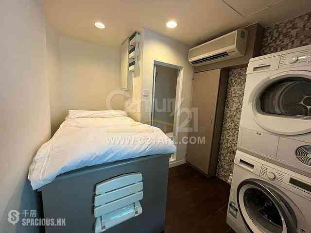 Repulse Bay - The Lily 10