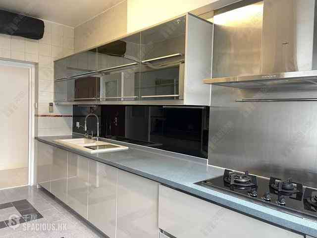 Mid Levels Central - Clovelly Court Block 1 04