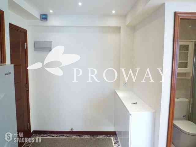 Wan Chai - Wai Lun Building 05