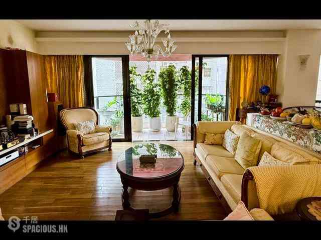 Mid Levels Central - Estoril Court 01