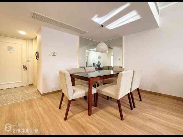 Wan Chai - Convention Plaza Apartments 02