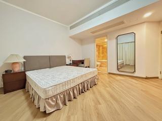 Wan Chai - Convention Plaza Apartments 03