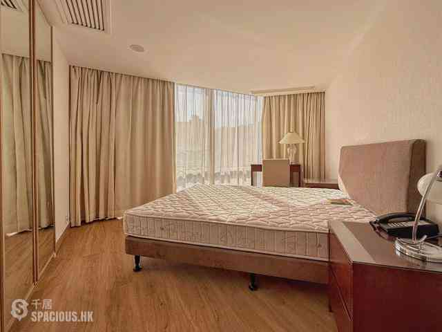 Wan Chai - Convention Plaza Apartments 04