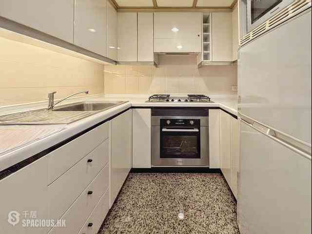 Wan Chai - Convention Plaza Apartments 06