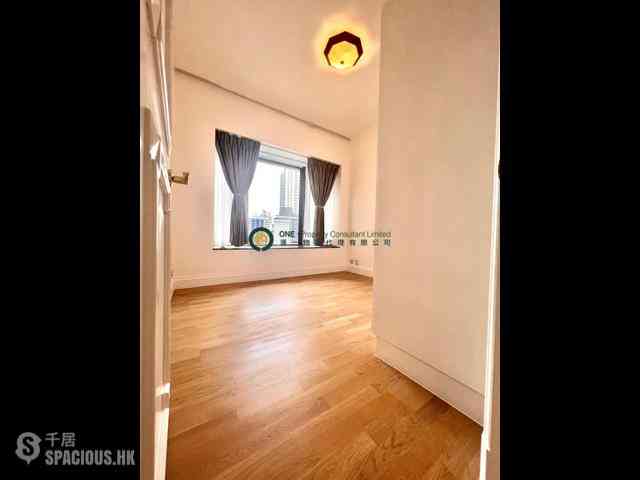 Mid Levels Central - Yukon Court 06