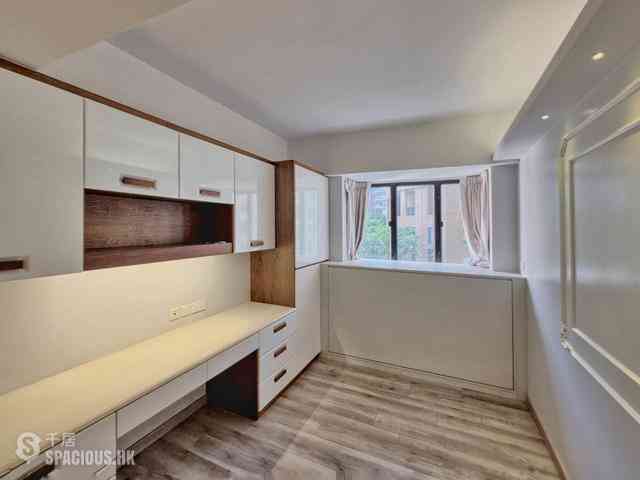 Mid Levels Central - Clovelly Court Block 2 06