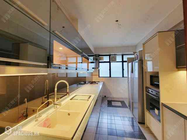 Mid Levels Central - Clovelly Court Block 1 10