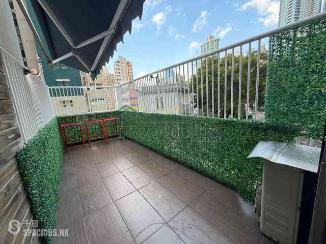 Mid Levels West - Cartwright Gardens 01