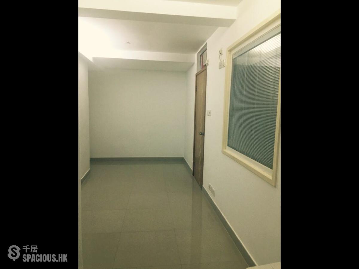 Shek Tong Tsui - Siu Yee Building 01