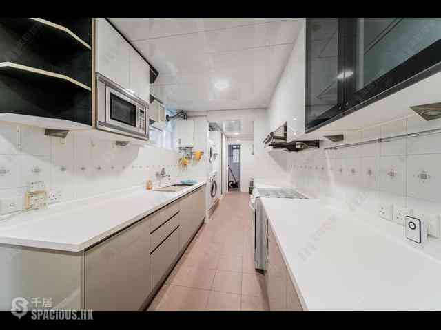 Mid Levels Central - Brewin Court 09