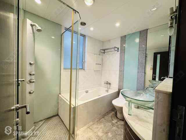 West Kowloon - The Harbourside 12