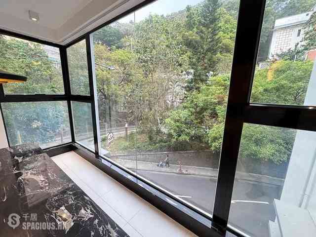 Mid Levels West - Peace Court 01