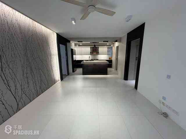 Mid Levels West - Peace Court 03