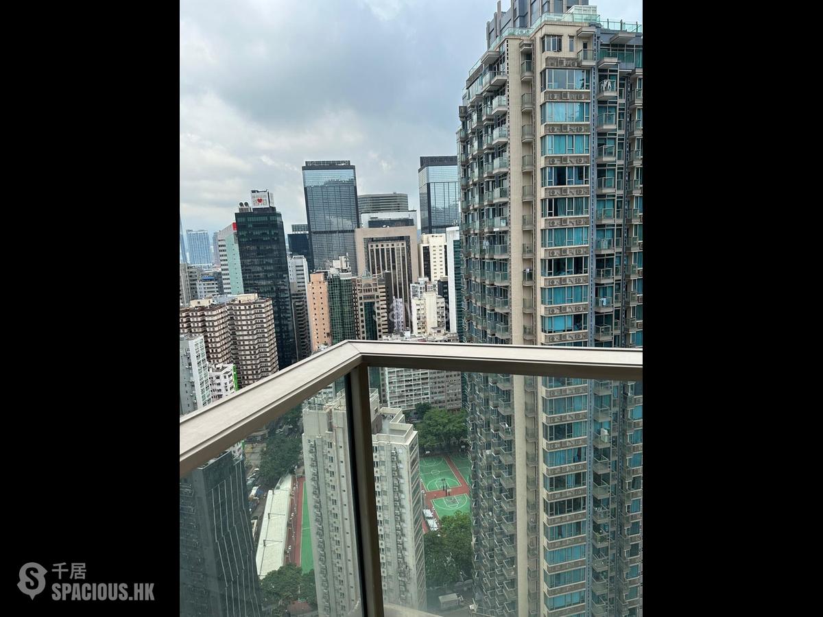 Wan Chai - The Avenue 01