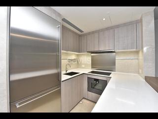 Mid Levels Central - 3, MacDonnell Road 04