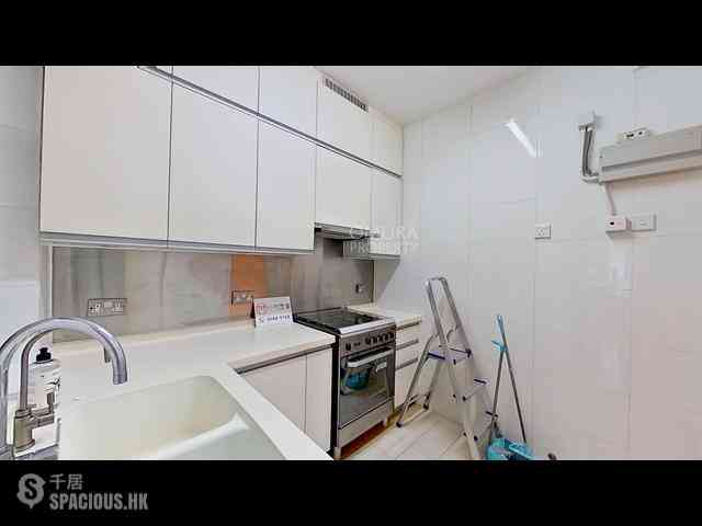 Mid Levels Central - 6B-6E, Bowen Road 12