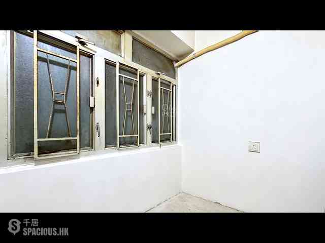 North Point - Metropole Building 09