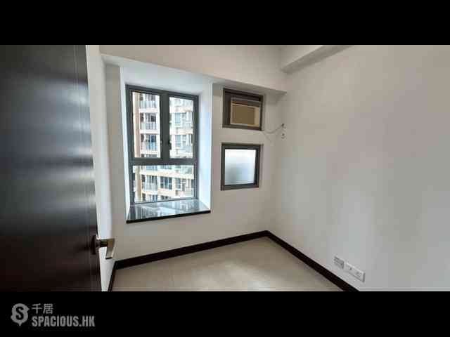 Kennedy Town - The Merton Tower 2 04