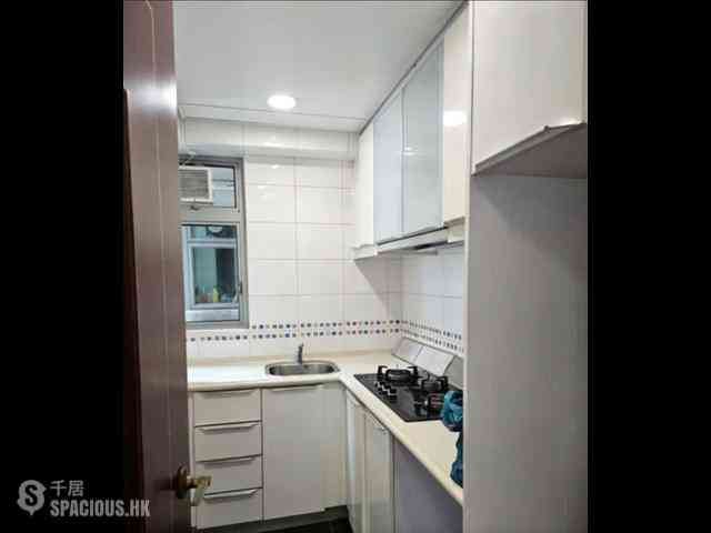 Kennedy Town - The Merton Tower 2 06