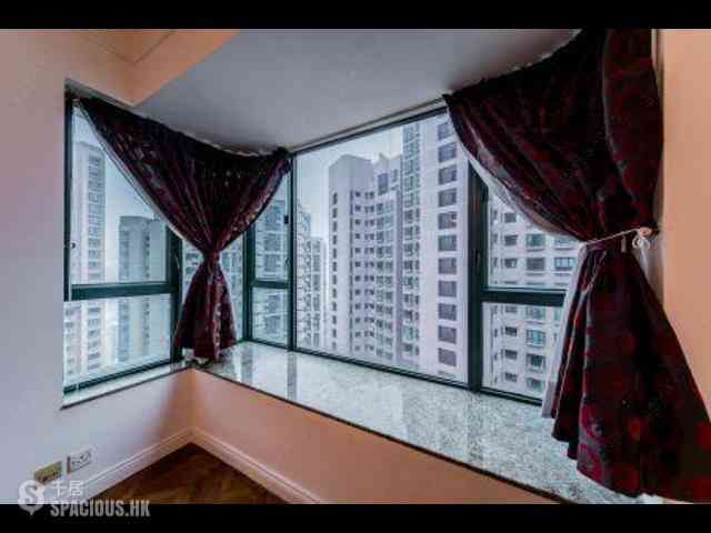 Mid Levels Central - Hillsborough Court Block 2 03