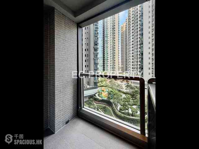 Wong Chuk Hang - The Southside 01