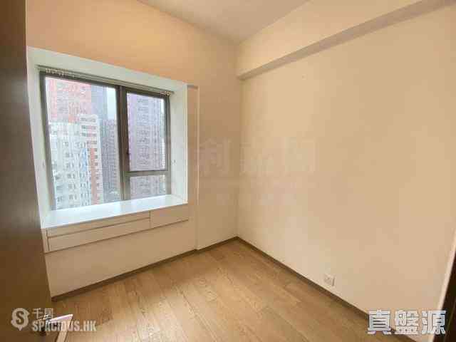 Sai Ying Pun - The Summa Block 1 06