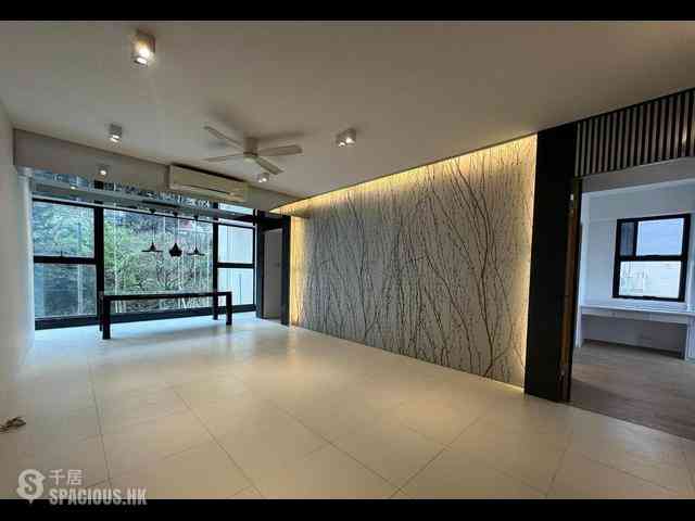 Mid Levels West - Peace Court 01