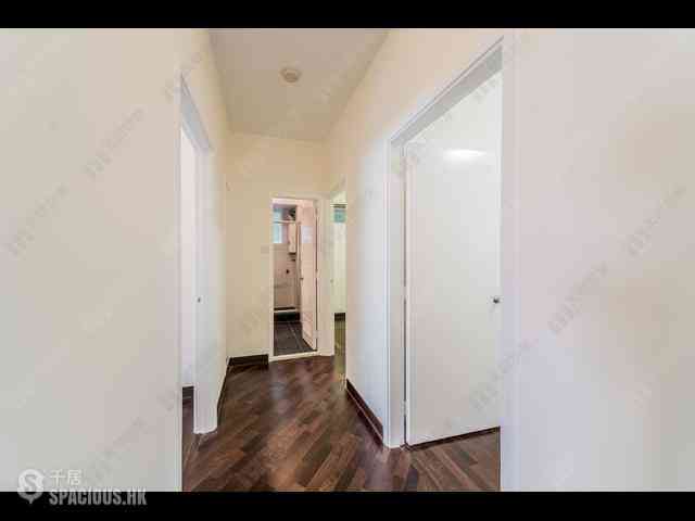Mid Levels Central - Brewin Court 13