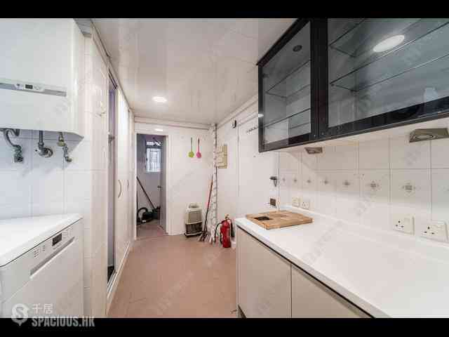 Mid Levels Central - Brewin Court 14
