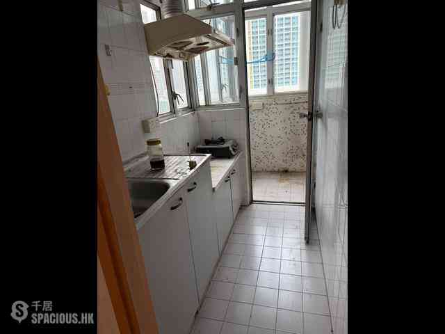 Sai Wan Ho - Win Tack Building 04