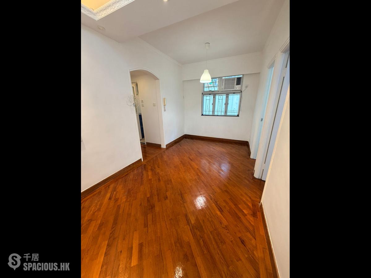 Shau Kei Wan - On Lok Building 01