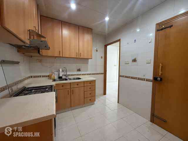 Mid Levels Central - Best View Court Block 68, Macdonnell Road 10
