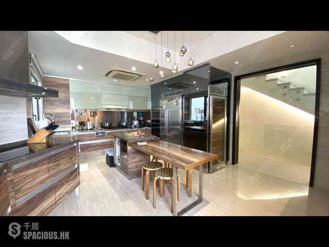 Chung Hom Kok - 13-25, Ching Sau Lane 02