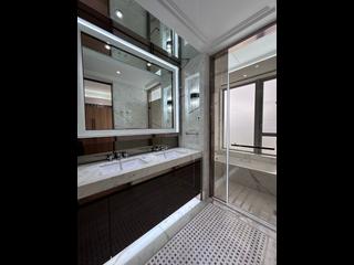 Sai Ying Pun - The Summa Block 1 08