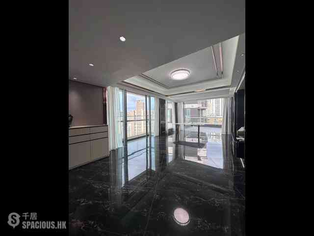 Sai Ying Pun - The Summa Block 1 03