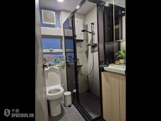Wan Chai - Kwong Sang Hong Building Block B 03