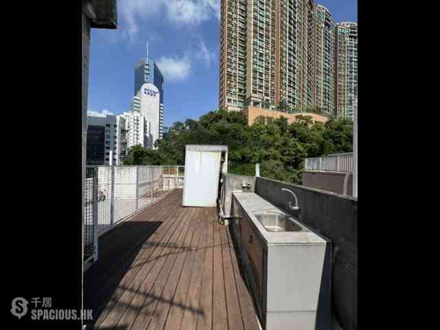 Happy Valley - Sports Mansion 03