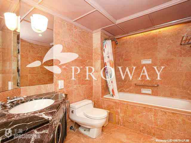 Wan Chai - Convention Plaza Apartments 06
