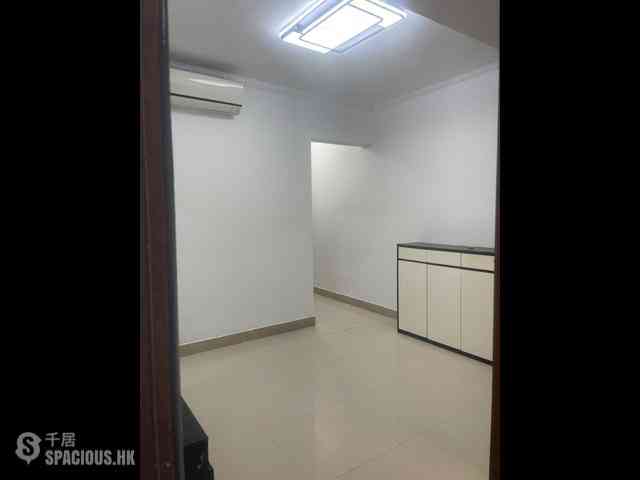 North Point - Metropole Building 02