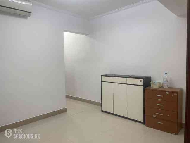 North Point - Metropole Building 04